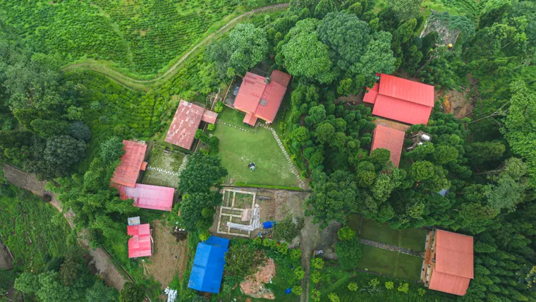 A bird’s-eye view of the villa grounds and garden paths